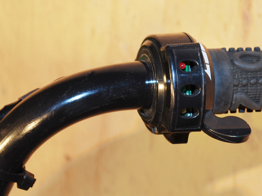 EStyle Electric BMX - throttle